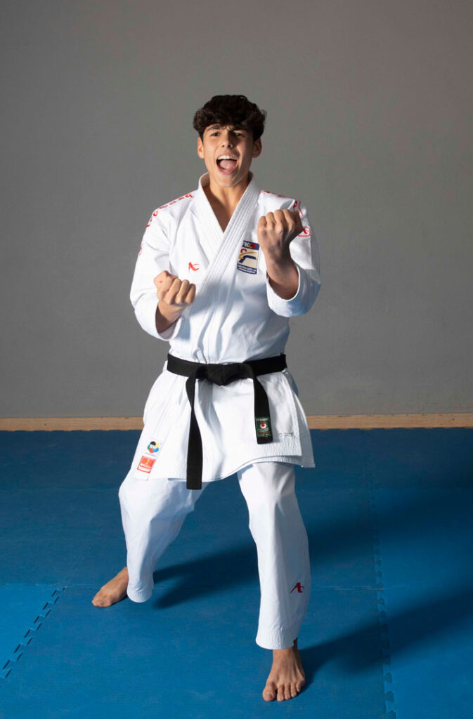Karate para adolescentes: desarrolla fuerza y confianza